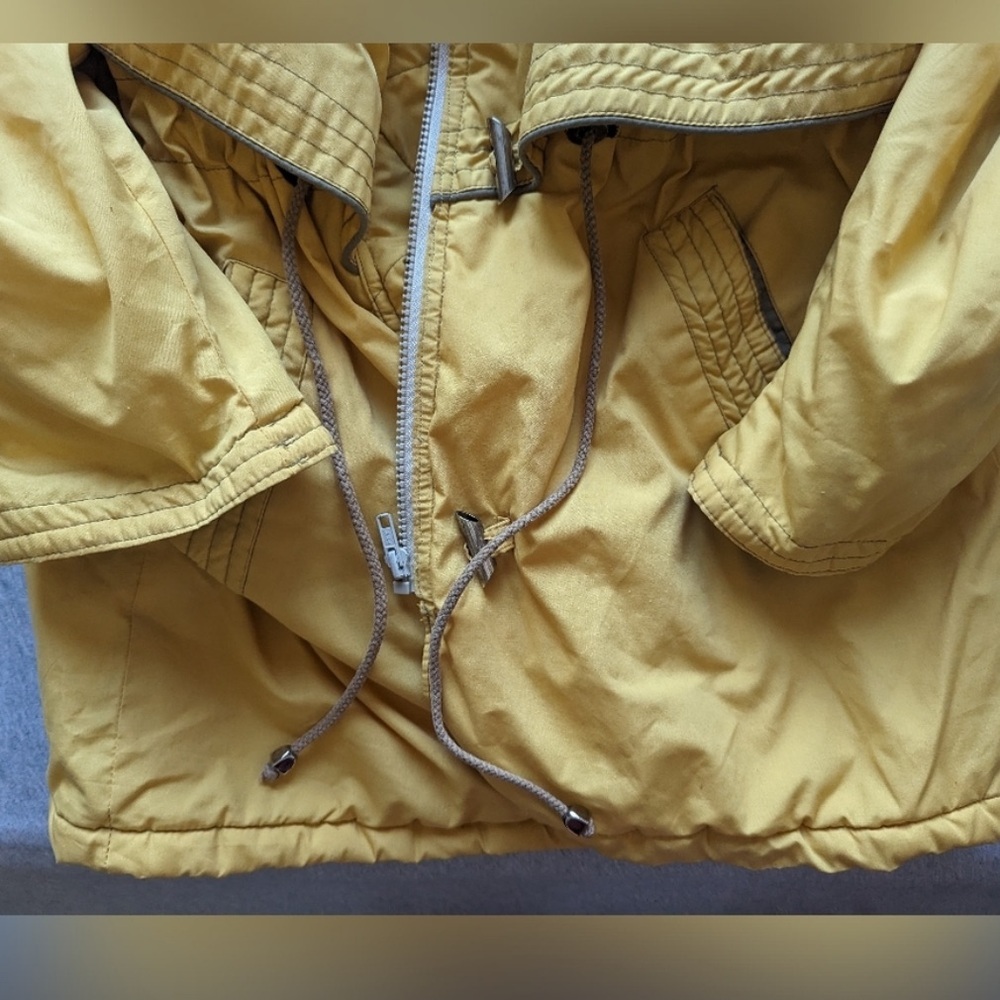 Vintage Far West Embroidered Yellow Fall/Winter Jacket
Funnel neck- -Sz M -EUC☀️ - Picture 13 of 16